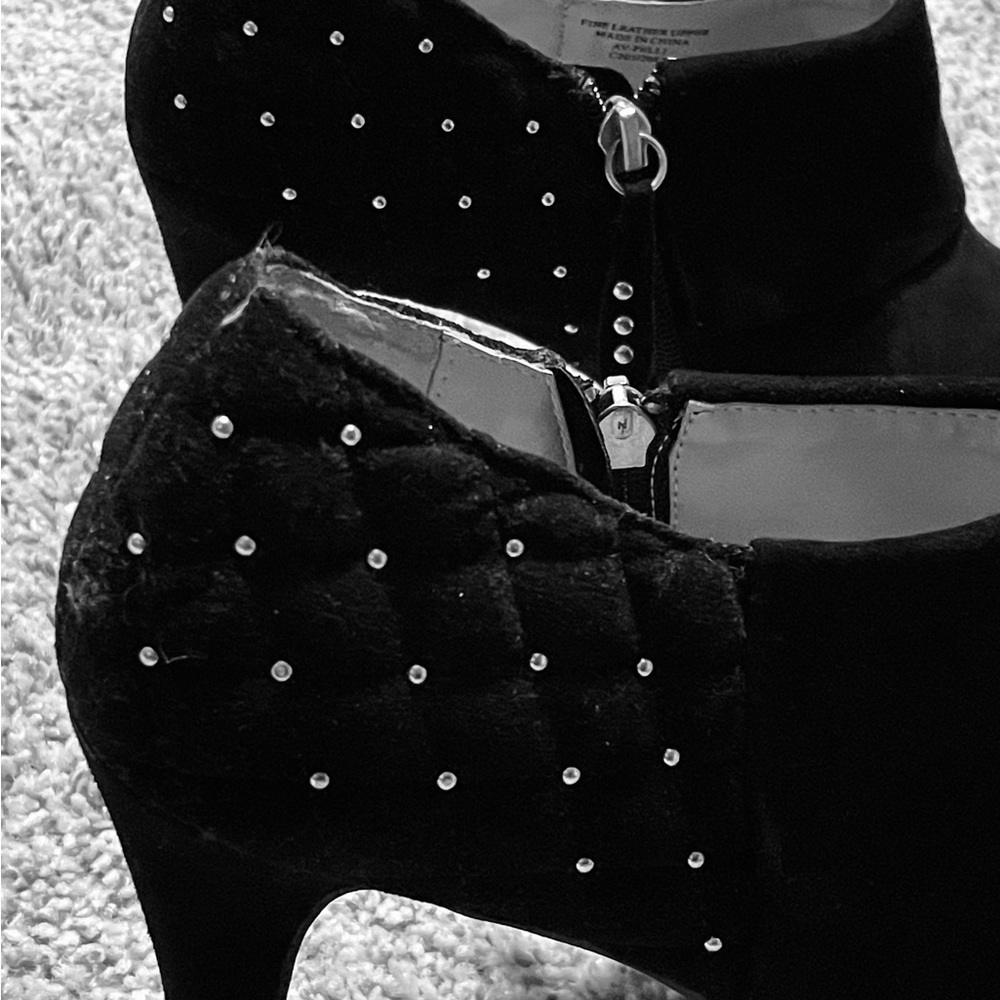 Adrienne Vittadini Black Suede Cuffed Studded Ankle Bootie stiletto 9-1/2 M EUC - Picture 6 of 16